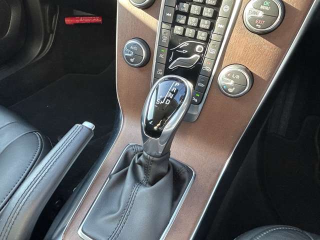 ボルボ Ｖ４０ Ｄ４ インスクリプション ディーゼルターボ H30年 (東北) 99