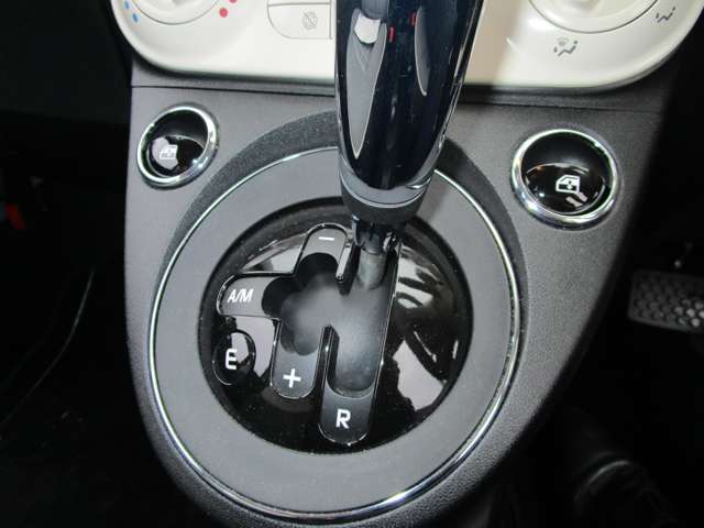 フィアット ５００（チンクエチェント） １．２ ポップ R2年 (中国) 99