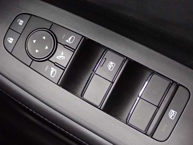 日産 ノート １．２ Ｘ R4年 (関東) 99