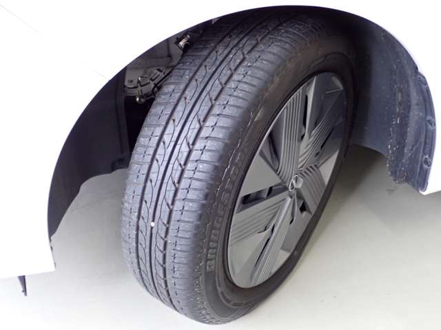 日産 ノート １．２ Ｘ R4年 (関東) 99