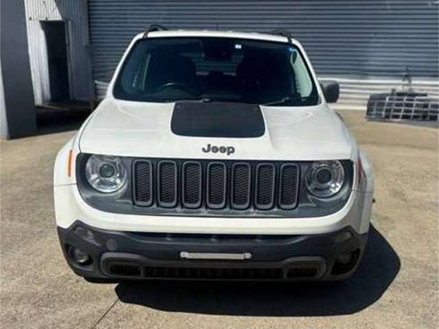 ジープ レネゲード トレイルホーク ４ＷＤ H28年 (東海) 99