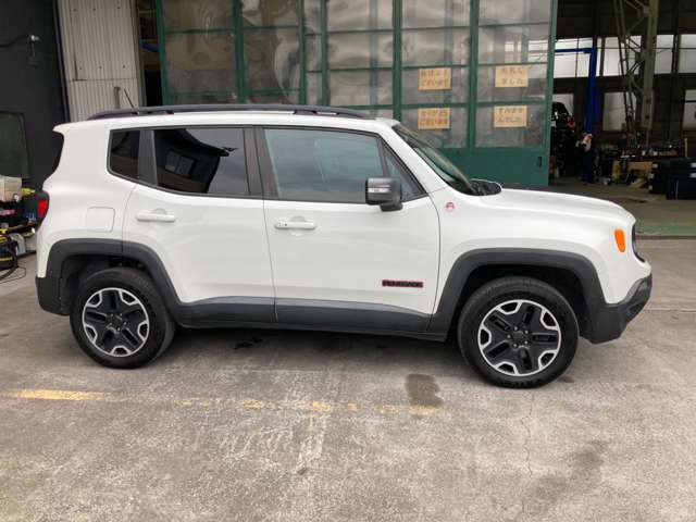 ジープ レネゲード トレイルホーク ４ＷＤ H28年 (東海) 99