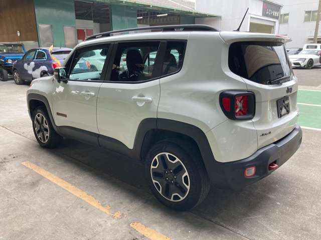 ジープ レネゲード トレイルホーク ４ＷＤ H28年 (東海) 99