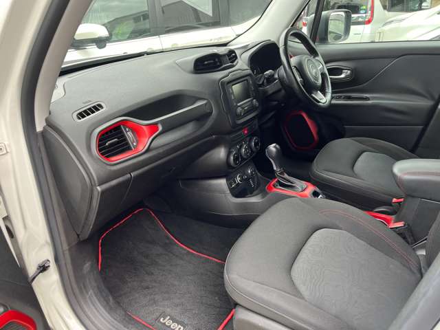 ジープ レネゲード トレイルホーク ４ＷＤ H28年 (東海) 99