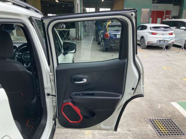 ジープ レネゲード トレイルホーク ４ＷＤ H28年 (東海) 99