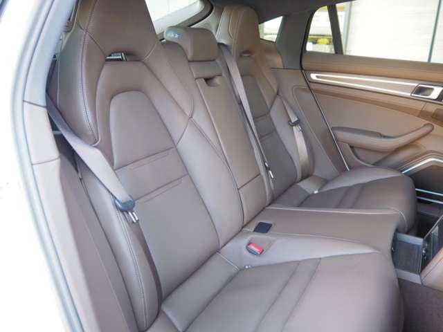 ポルシェ パナメーラ プラチナ エディション ＰＤＫ R5年 (近畿) 99