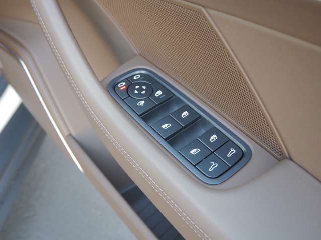 ポルシェ パナメーラ プラチナ エディション ＰＤＫ R5年 (近畿) 99