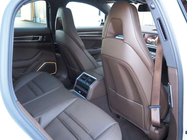 ポルシェ パナメーラ プラチナ エディション ＰＤＫ R5年 (近畿) 99