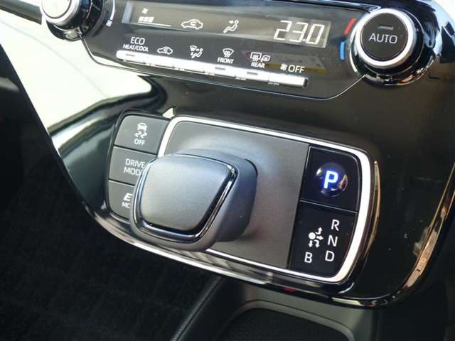 トヨタ アクア １．５ Ｘ R4年 (東北) 99