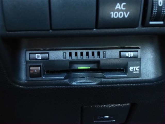 トヨタ アクア １．５ Ｘ R4年 (東北) 99