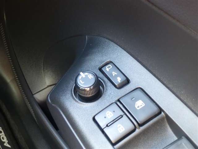 トヨタ アクア １．５ Ｘ R4年 (東北) 99