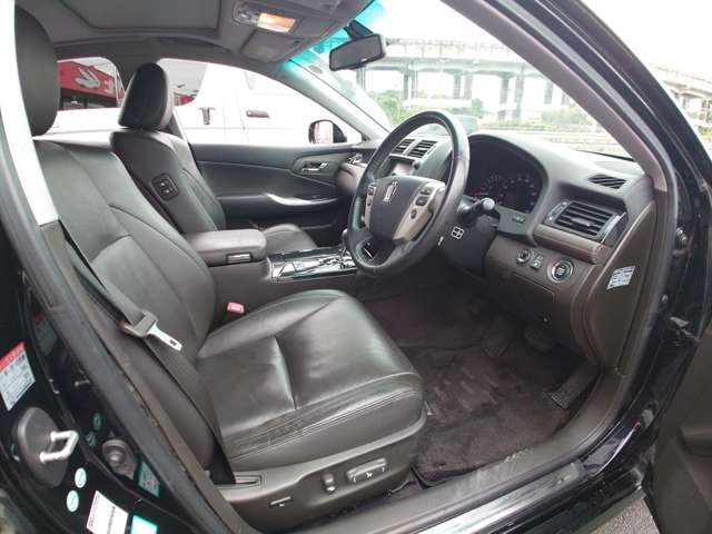 トヨタ クラウンアスリート ３．５ H22年 (中国) 99