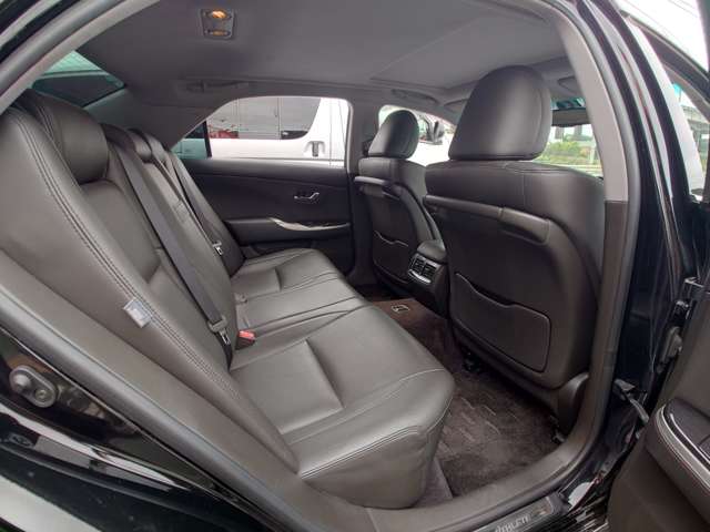 トヨタ クラウンアスリート ３．５ H22年 (中国) 99