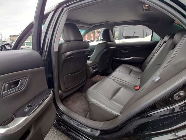 トヨタ クラウンアスリート ３．５ H22年 (中国) 99