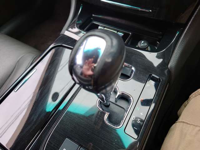 トヨタ クラウンアスリート ３．５ H22年 (中国) 99