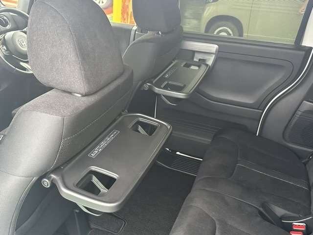 ホンダ Ｎ　ＢＯＸ カスタム ６６０ Ｌ スタイルプラス ブラック R5年 (東海) 99