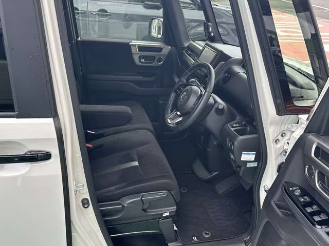 ホンダ Ｎ　ＢＯＸ カスタム ６６０ Ｌ スタイルプラス ブラック R5年 (東海) 99