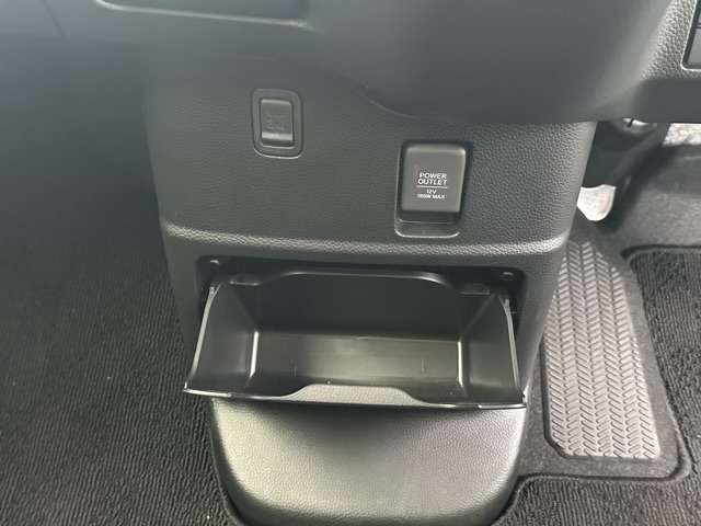 ホンダ Ｎ　ＢＯＸ カスタム ６６０ Ｌ スタイルプラス ブラック R5年 (東海) 99