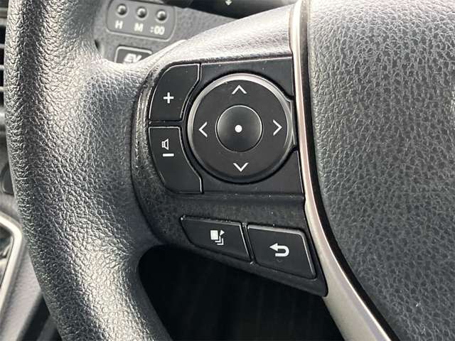 トヨタ ヴォクシー １．８ ハイブリッド Ｘ R1年 (東海) 99