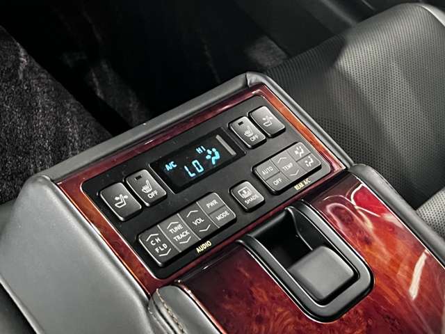 トヨタ クラウンマジェスタ　ハイブリッド ３．５ Ｆバージョン H27年 (関東) 99