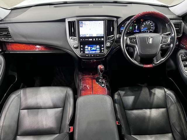 トヨタ クラウンマジェスタ　ハイブリッド ３．５ Ｆバージョン H27年 (関東) 99