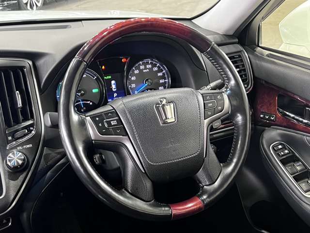 トヨタ クラウンマジェスタ　ハイブリッド ３．５ Ｆバージョン H27年 (関東) 99