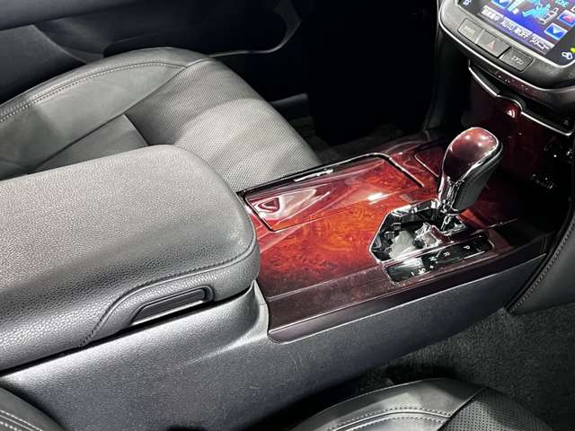 トヨタ クラウンマジェスタ　ハイブリッド ３．５ Ｆバージョン H27年 (関東) 99