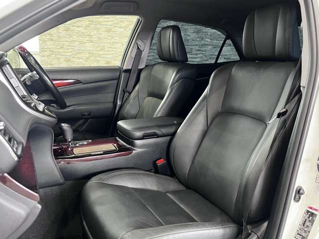 トヨタ クラウンマジェスタ　ハイブリッド ３．５ Ｆバージョン H27年 (関東) 99