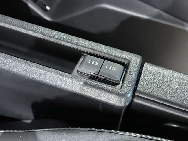 トヨタ ノア ２．０ Ｓ－Ｚ R4年 (中国) 99