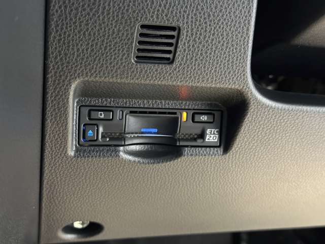 トヨタ ノア ２．０ Ｓ－Ｚ R4年 (中国) 99