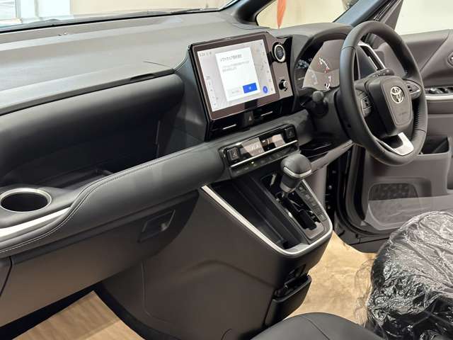 トヨタ ノア ２．０ Ｓ－Ｚ R4年 (中国) 99