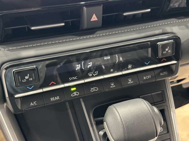 トヨタ ノア ２．０ Ｓ－Ｚ R4年 (中国) 99