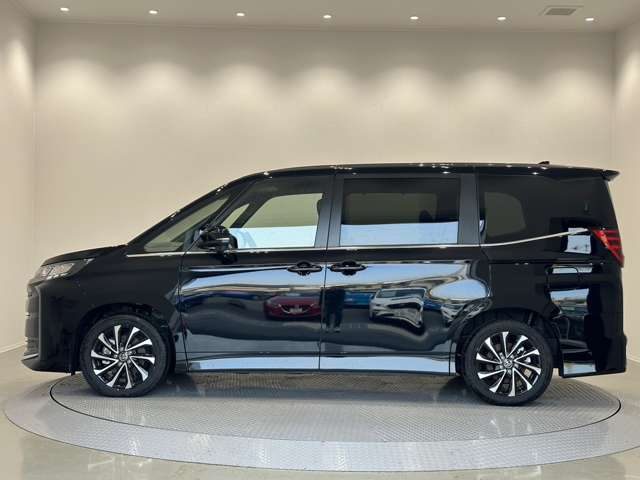 トヨタ ノア ２．０ Ｓ－Ｚ R4年 (中国) 99