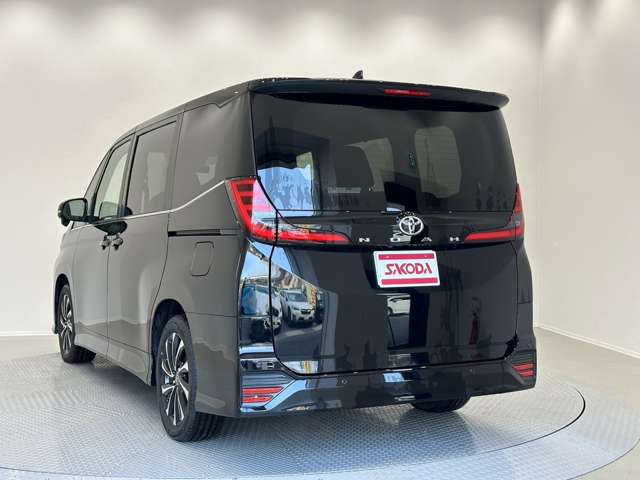 トヨタ ノア ２．０ Ｓ－Ｚ R4年 (中国) 99