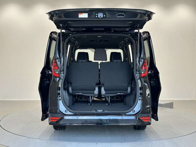 トヨタ ノア ２．０ Ｓ－Ｚ R4年 (中国) 99