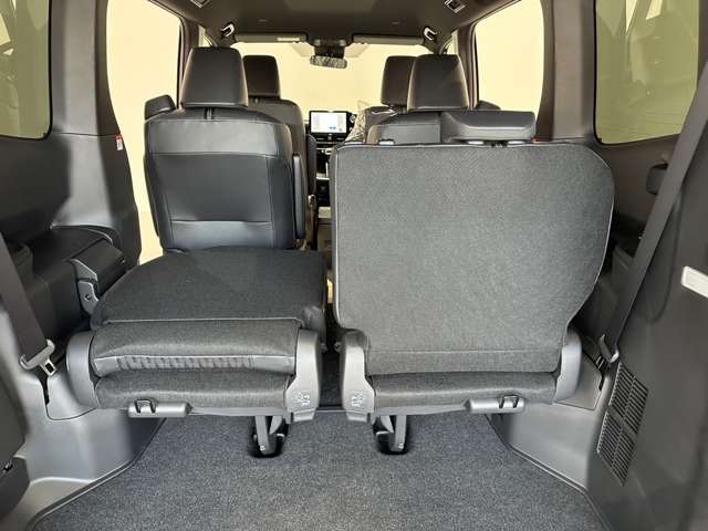 トヨタ ノア ２．０ Ｓ－Ｚ R4年 (中国) 99