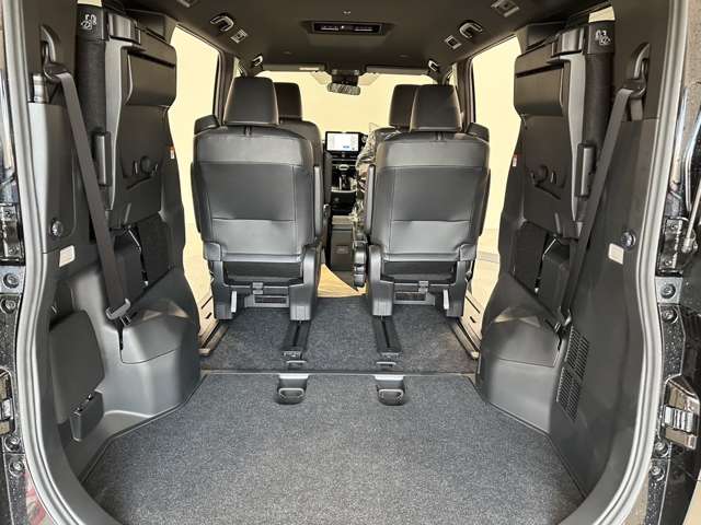 トヨタ ノア ２．０ Ｓ－Ｚ R4年 (中国) 99