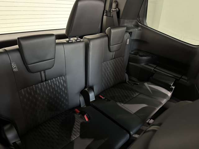 トヨタ ノア ２．０ Ｓ－Ｚ R4年 (中国) 99