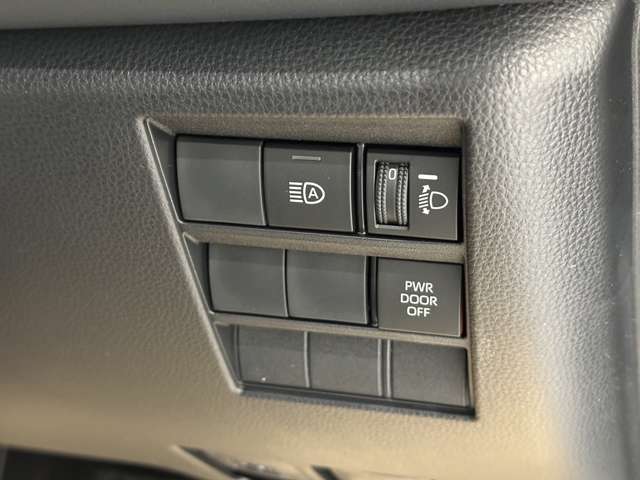 トヨタ ノア ２．０ Ｓ－Ｚ R4年 (中国) 99