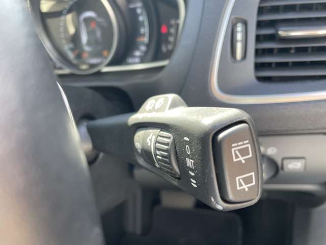 ボルボ Ｖ４０ Ｔ３　クラシックエディション R1年 (東北) 99