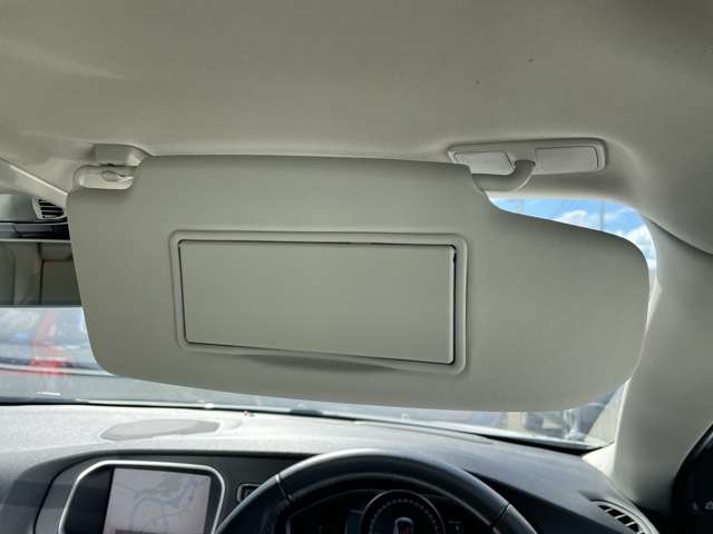 ボルボ Ｖ４０ Ｔ３　クラシックエディション R1年 (東北) 99