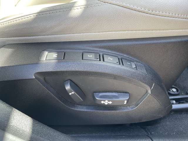 ボルボ Ｖ４０ Ｔ３　クラシックエディション R1年 (東北) 99