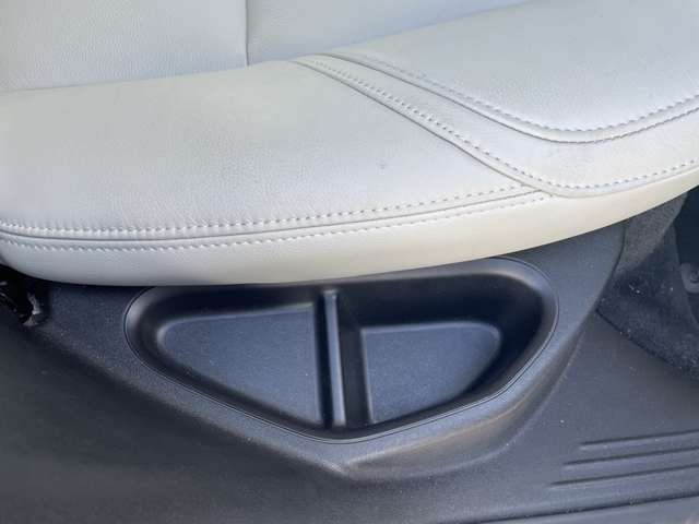 ボルボ Ｖ４０ Ｔ３　クラシックエディション R1年 (東北) 99