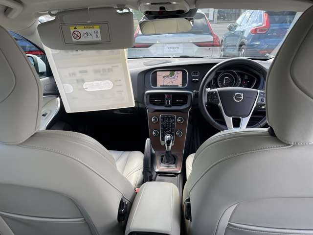 ボルボ Ｖ４０ Ｔ３　クラシックエディション R1年 (東北) 99