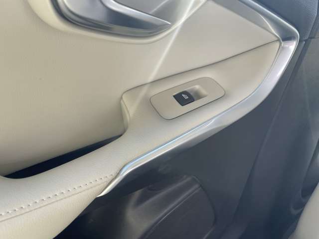 ボルボ Ｖ４０ Ｔ３　クラシックエディション R1年 (東北) 99