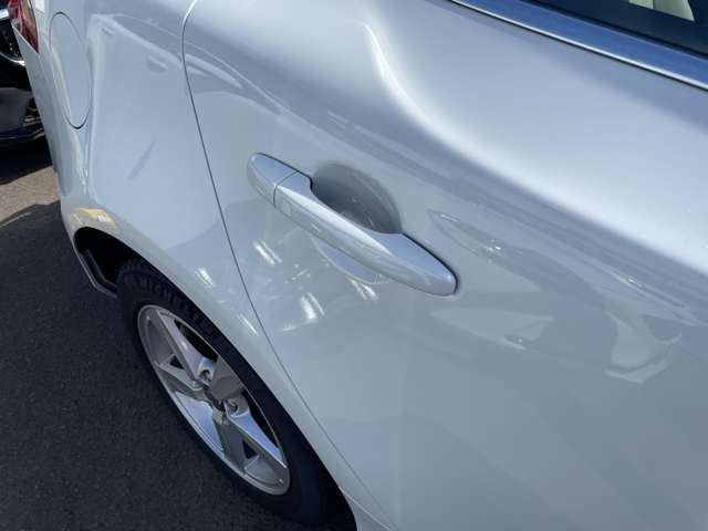 ボルボ Ｖ４０ Ｔ３　クラシックエディション R1年 (東北) 99