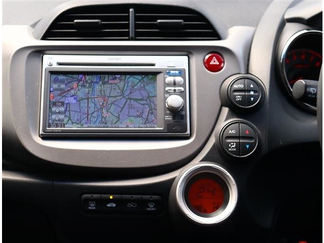 ホンダ フィット １．３ Ｇ スマートセレクション ファインスタイル H25年 (関東) 99