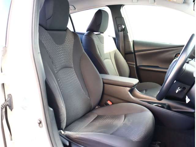 トヨタ プリウス １．８ Ｓ セーフティ プラス H28年 (関東) 99