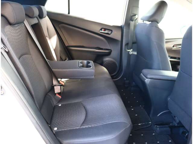 トヨタ プリウス １．８ Ｓ セーフティ プラス H28年 (関東) 99