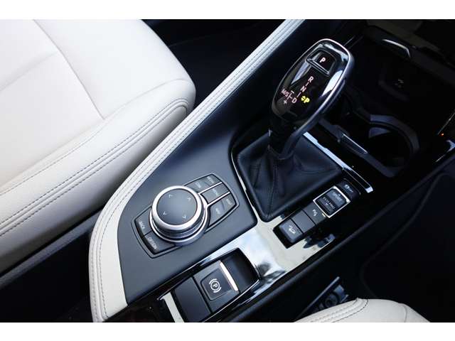 ＢＭＷ Ｘ１ Ｘドライブ １８Ｄ Ｘライン ４ＷＤ R4年 (近畿) 99